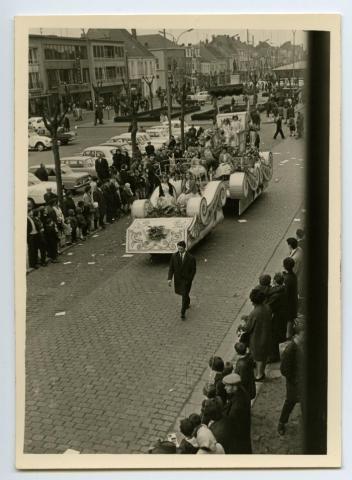 Praalwagen, Zelzate, jaren 1960 Collectie Privécollectie Walter Van Raemdonck